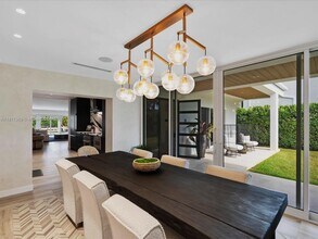 2371 Bayview Ln in North Miami, FL - Building Photo - Building Photo