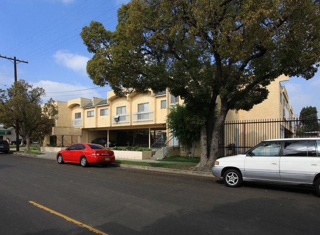 Denny Apt Bldg in Wilmington, CA - Foto de edificio - Building Photo