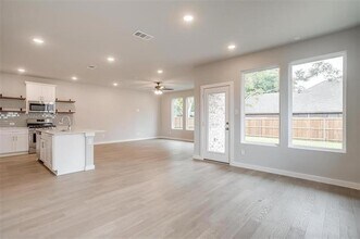 4525 Hogan's Alley Dr in Arlington, TX - Building Photo - Building Photo