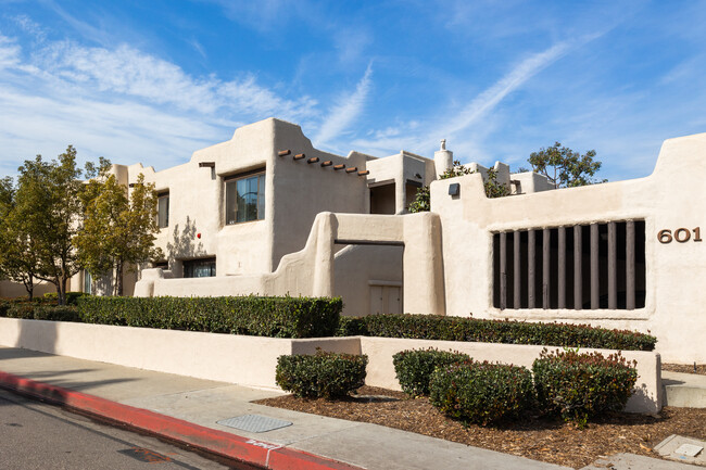 Villa Santa Fe in Placentia, CA - Foto de edificio - Building Photo