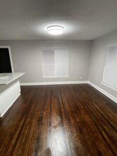 1330 W Sears St in Denison, TX - Foto de edificio - Building Photo