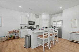 4885 W Triangle St in Fayetteville, AR - Building Photo - Building Photo