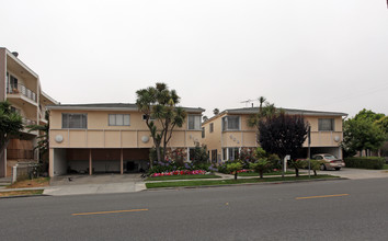 908 6th St in Santa Monica, CA - Foto de edificio - Building Photo