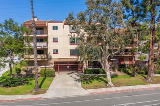 Rio Vista in San Diego, CA - Foto de edificio - Building Photo