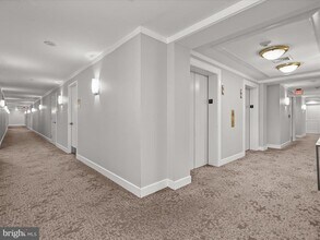 2425 L St NW in Washington, DC - Building Photo - Building Photo