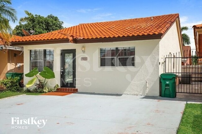8806 NW 114th Terrace in Hialeah Gardens, FL - Building Photo - Building Photo