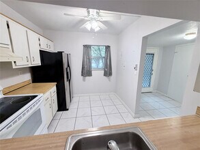 1810 N Lauderdale Ave in North Lauderdale, FL - Building Photo - Building Photo