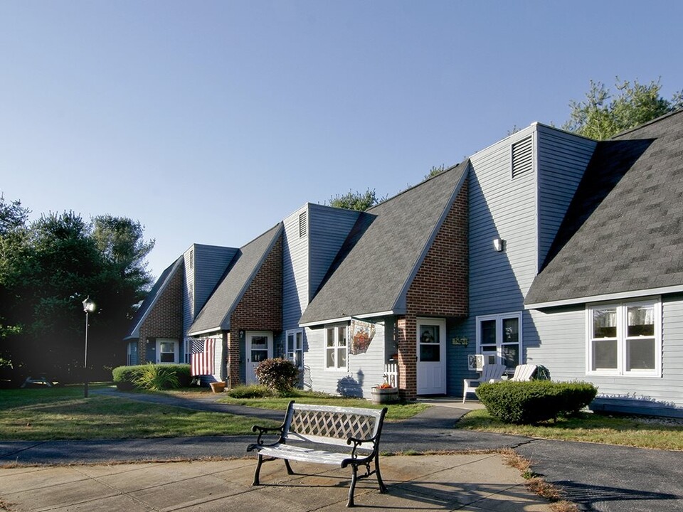 Pinebluff in Kennebunk, ME - Foto de edificio