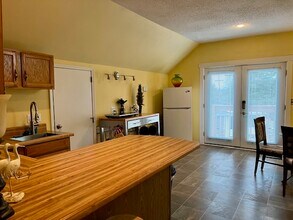 3849 S Virginia Pl, Unit upper unit in Springfield, MO - Building Photo - Building Photo