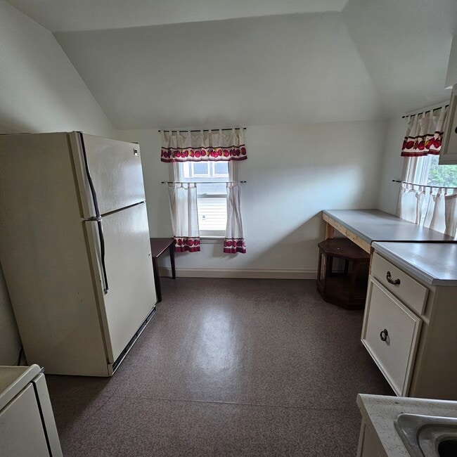 320 E Indiana Ave, Unit B in Spokane, WA - Building Photo - Building Photo