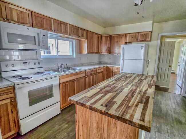 property at 166-168 S Jones St