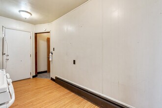 441-443 Library St, Unit 445 Apt. 3 in Braddock, PA - Building Photo - Building Photo