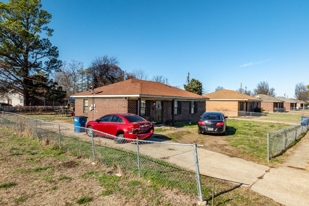 705 S Redding St in West Memphis, AR - Building Photo