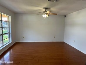 209 Cedar Dr in D'Iberville, MS - Building Photo - Building Photo