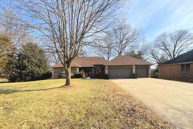 2516 S Chapel Dr