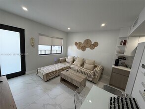 944 Jefferson Ave in Miami Beach, FL - Building Photo - Building Photo