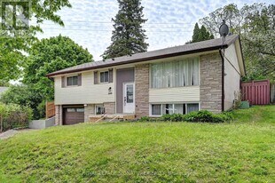 240 Stonybrook Dr in Kitchener, ON - Building Photo