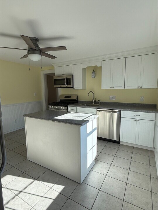 420 Church St, Unit 420 in Whitinsville, MA - Foto de edificio