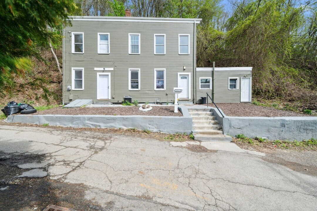 2819 spring garden in Pittsburgh, PA - Building Photo