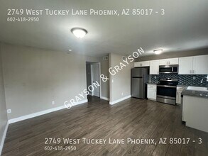 2749 W Tuckey Ln in Phoenix, AZ - Building Photo - Building Photo