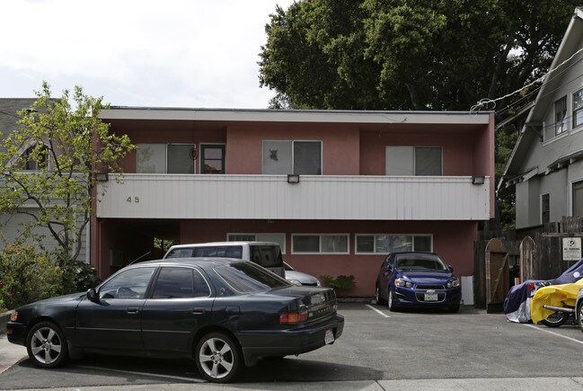 45 Randwick Ave in Oakland, CA - Foto de edificio - Building Photo