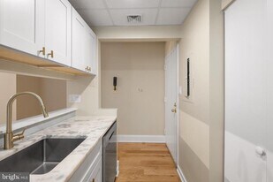 1716 Wallace St in Philadelphia, PA - Building Photo