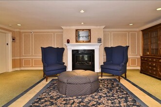 19425 Van Aken Blvd, Unit 410 in Shaker Heights, OH - Building Photo - Building Photo