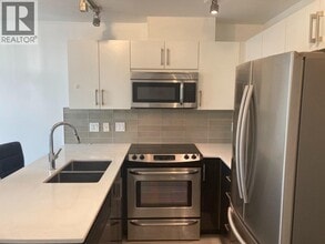 2689 Kingsway in Vancouver, BC - Building Photo - Building Photo