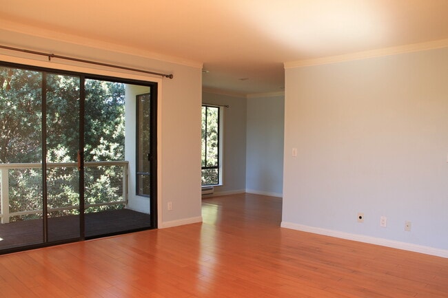 4 Admiral Dr in Emeryville, CA - Building Photo - Building Photo