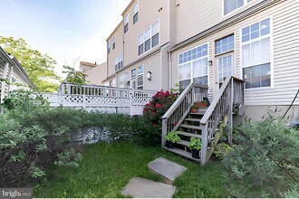 20332 Charter Oak Dr in Ashburn, VA - Building Photo - Building Photo