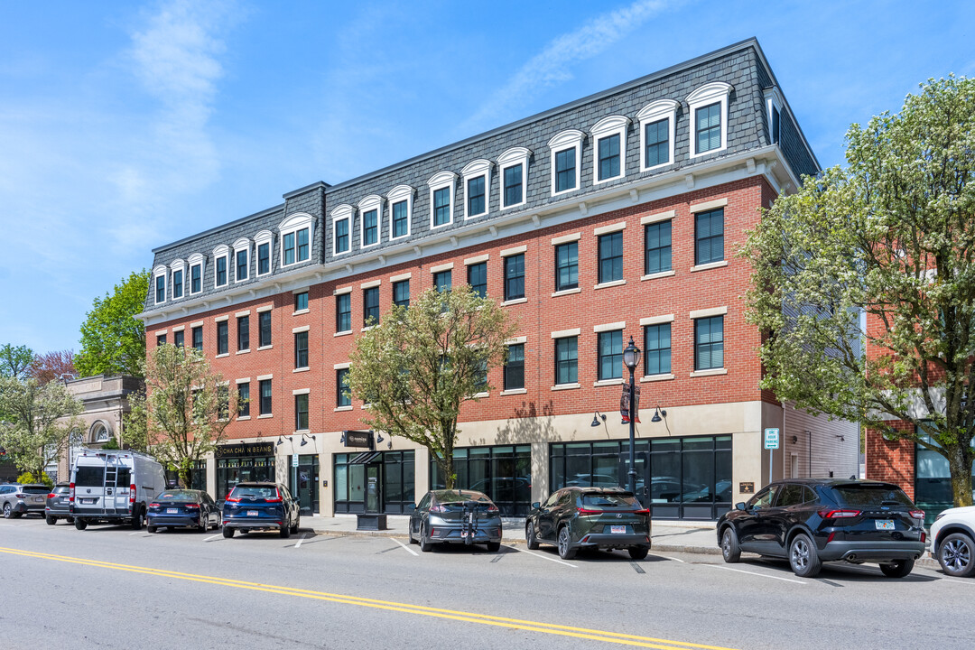 25 W Main St in Westborough, MA - Foto de edificio