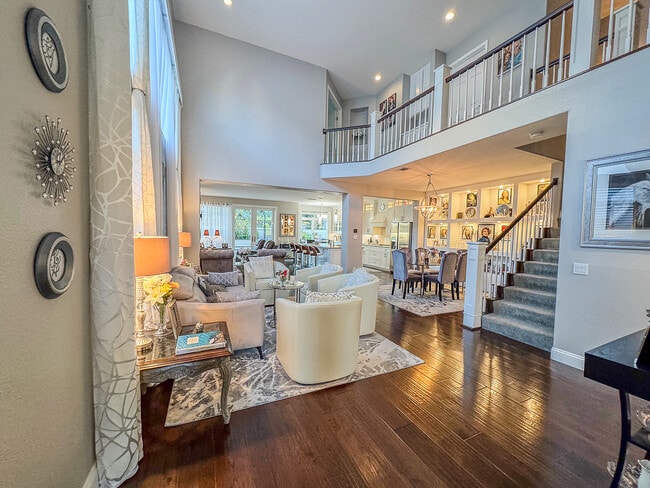 property at 4623 Da Vinci St