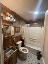 1020 N Oakcrest Ave in Decatur, IL - Foto de edificio - Building Photo