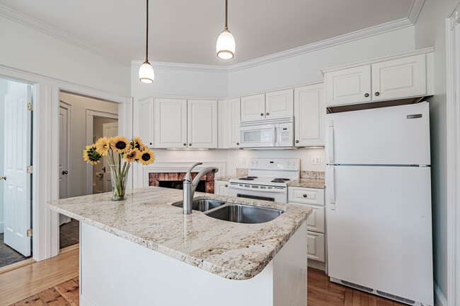 218 Eastern Promenade, Unit 3 in Portland, ME - Building Photo - Building Photo