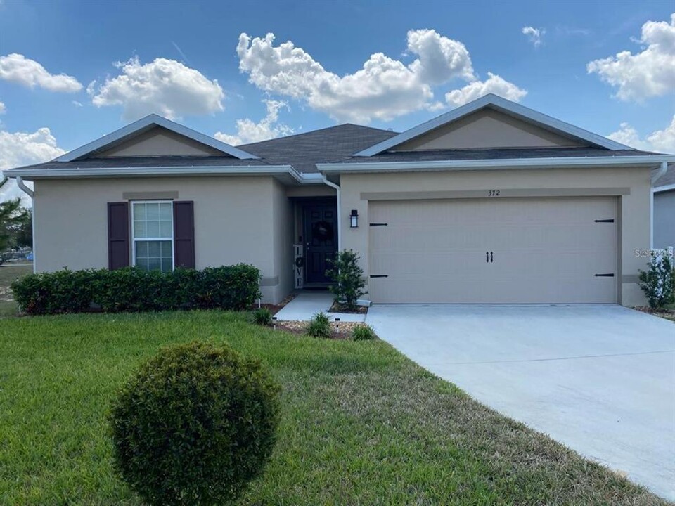 372 Rooks Lp in Haines City, FL - Foto de edificio