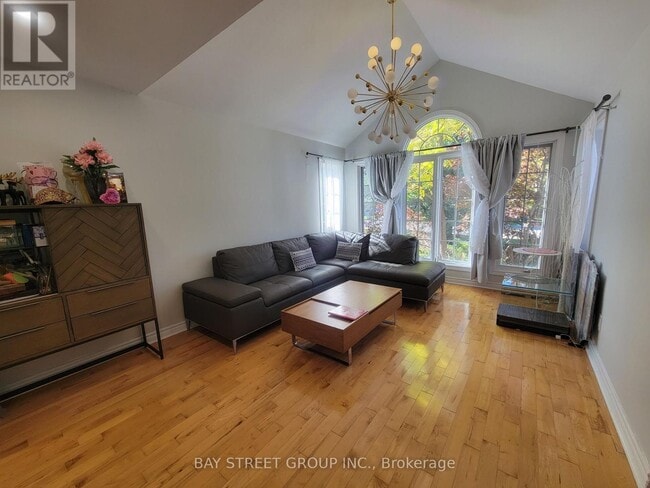 property at 98 Brookeview Dr