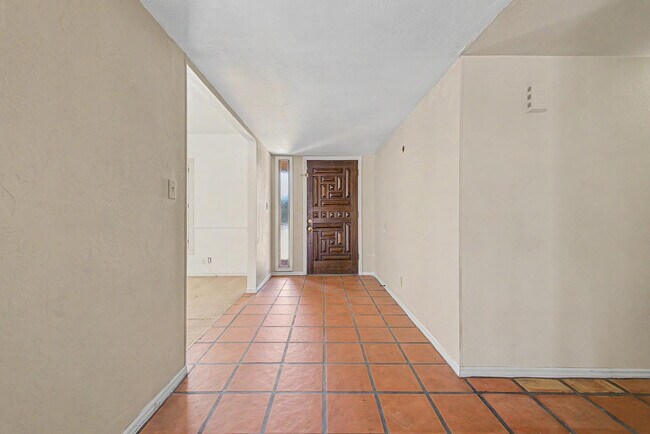 4840 E Fanfol Dr in Paradise Valley, AZ - Building Photo - Building Photo