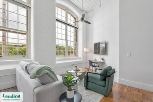 31 Victor St in Greenville, SC - Building Photo