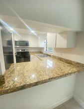 1616 NE 151st St in North Miami Beach, FL - Building Photo - Building Photo