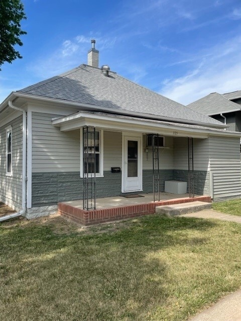 325 7th St SW in Le Mars, IA - Foto de edificio