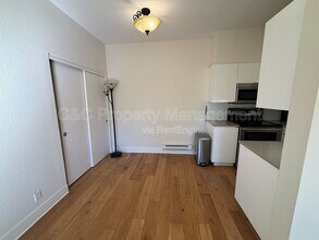 75 Shoreline Ct in Richmond, CA - Building Photo - Building Photo