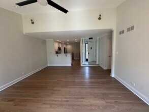 234 Cascade Dr in Indian Head Park, IL - Building Photo - Building Photo