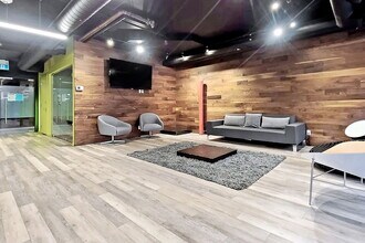 383 Sorauren Ave in Toronto, ON - Building Photo - Building Photo