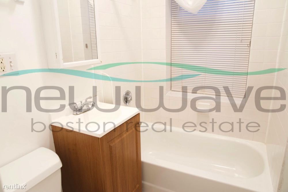 36 Anderson St-Unit -Apt 2 in Boston, MA - Building Photo