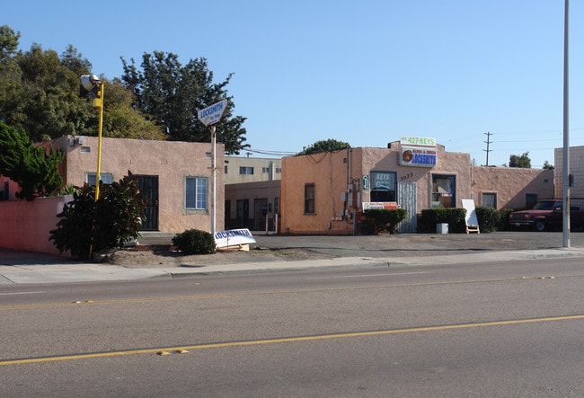 Chula Villas in Chula Vista, CA - Foto de edificio - Building Photo
