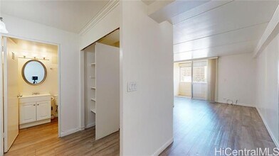 910 Ahana St in Honolulu, HI - Building Photo - Building Photo