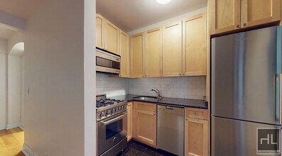 EAST 56 STREET in New York, NY - Building Photo - Building Photo