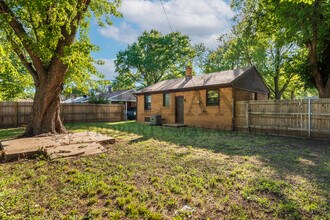 1932 S Battin St in Wichita, KS - Building Photo - Building Photo
