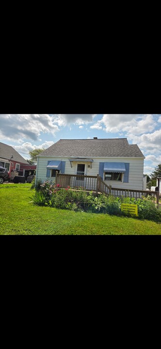 741 E 36th St in Erie, PA - Building Photo