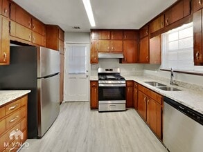 2870 Woodhollow Ln, Unit 233 in Jonesboro, GA - Foto de edificio - Building Photo